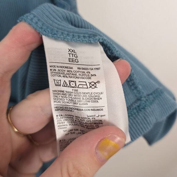 Old Navy Blue Ribbed Ruffle Shoulder Casual Closet Staple Girly Blouse Size 2XL - Picture 4 of 7